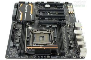 Gigabyte X99-UD3P Motherboard Review-07