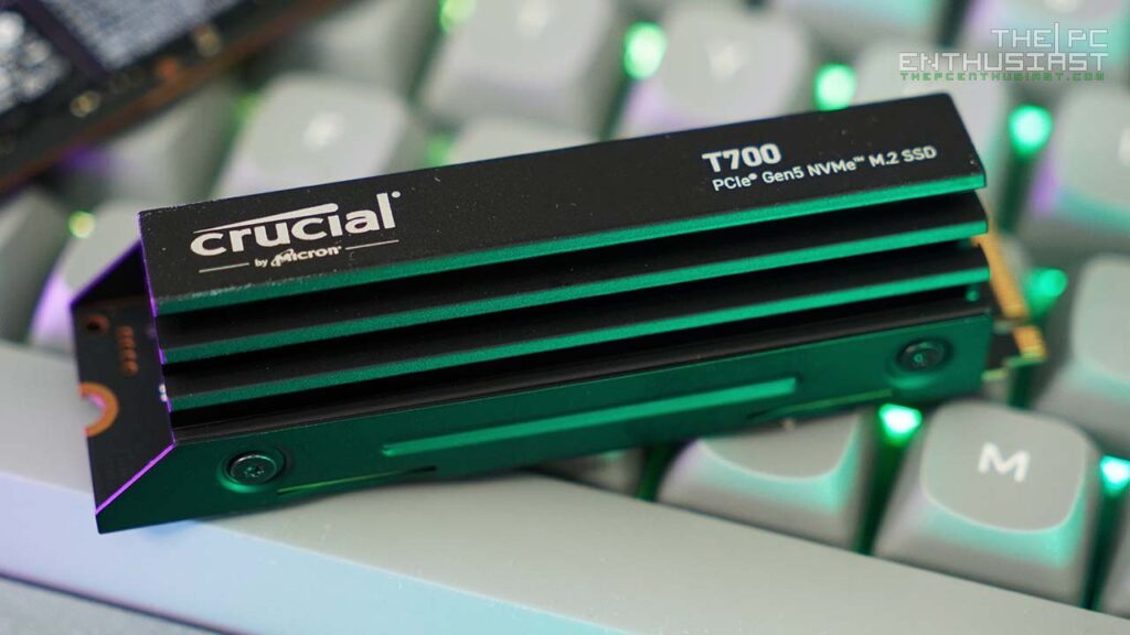 Crucial T700 with Heatsink Front